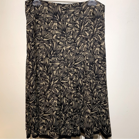 Skirt 100% Silk sz.6 - Picture 2 of 9